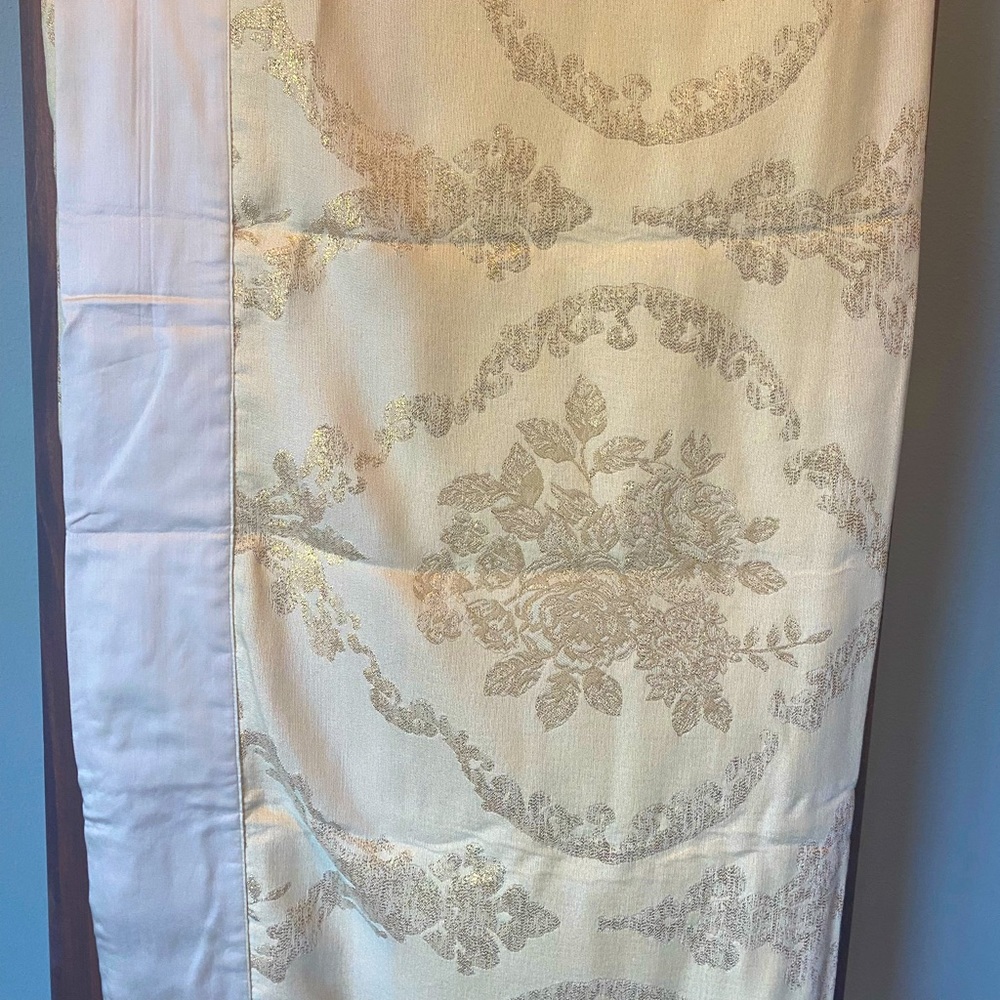NWT ZaraHome Cream and Gold Floral Coverlet Bedspread / Blanket / Quilt - Queen